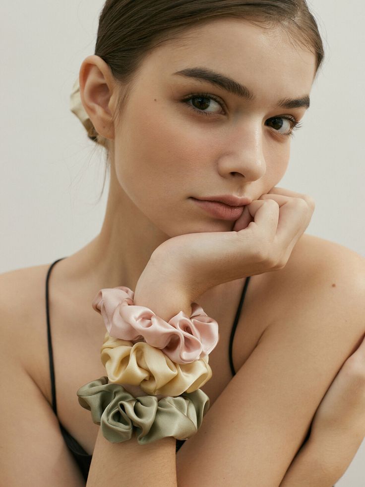 Clean Girl - 100% Silk Scrunchie